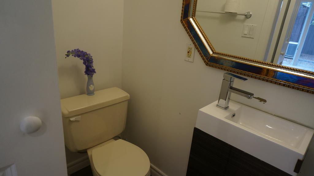 Margie Townhome Suites Toronto Exteriör bild